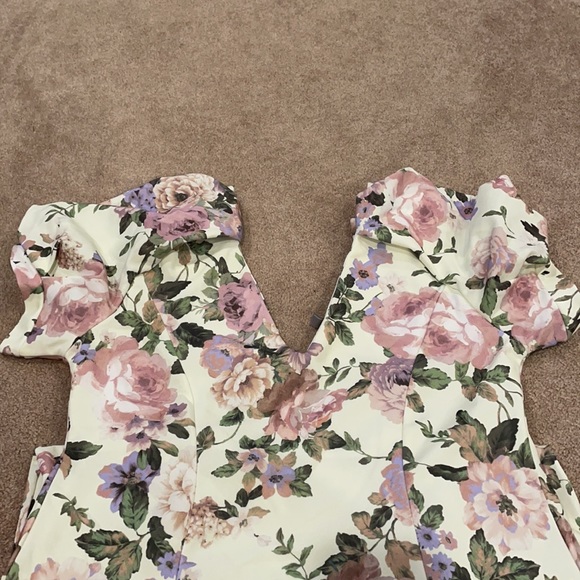 Flower Maternity Dress - Picture 2 of 3